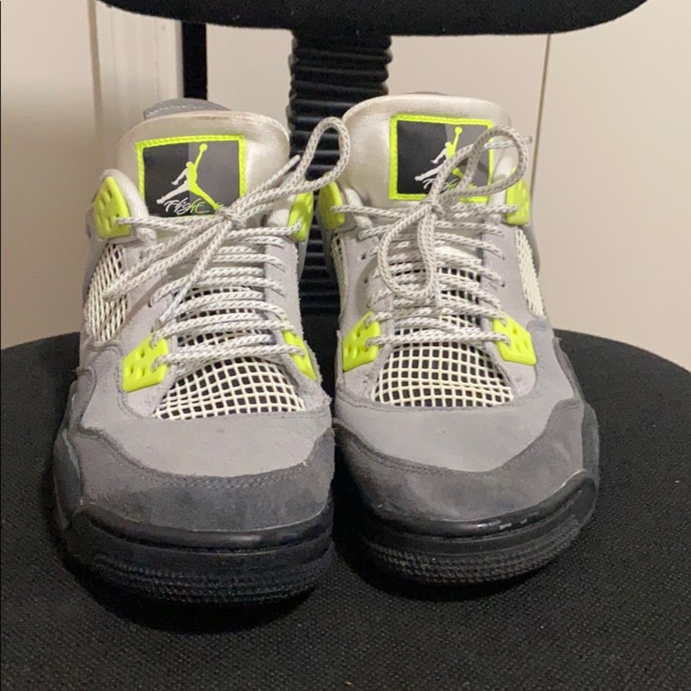 Retro Jordan 4’s Size 6.5